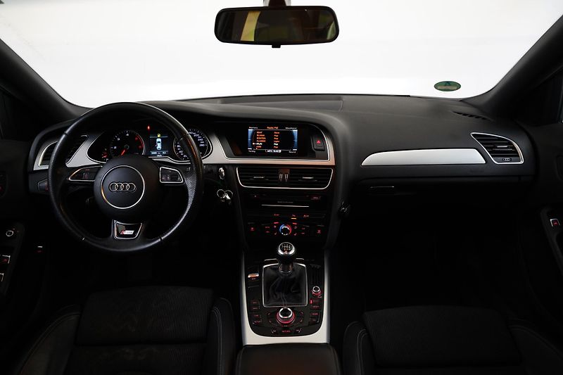 Audi A4 - fotka 5 z 25