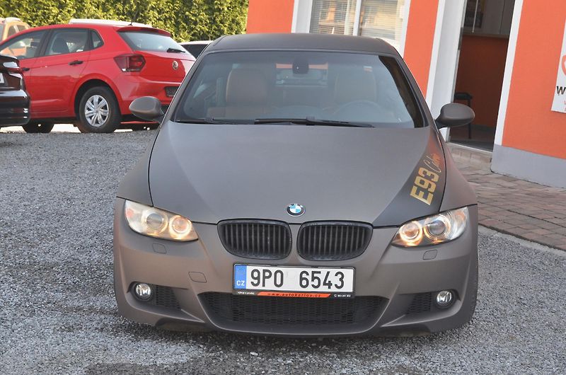 BMW Řada 3 (2009) 325i 155kW E93 Cabrio / manuál - fotka 2 z 28