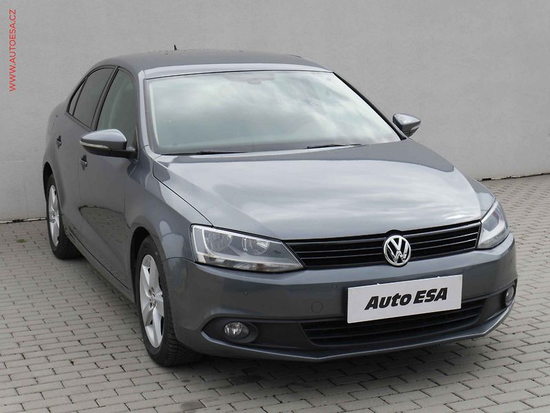 Volkswagen Jetta (2012) 1.2TSi, ČR, AAC, tempo - fotografie inzerátu