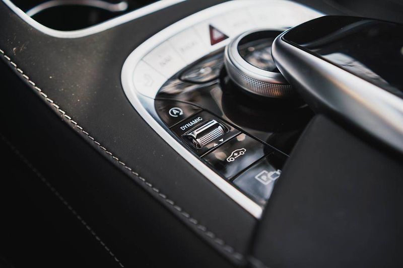 Mercedes-Benz Třídy S (2018) S 560 4MATIC L, S 560 4MATIC L - fotka 31 z 40