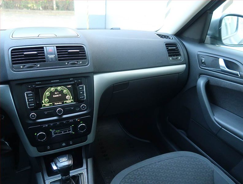 Škoda Yeti (2011) Elegance 2.0 TDI, 4X4 - fotka 8 z 23