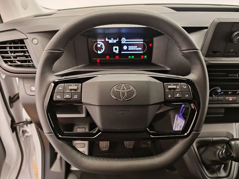 Toyota ProAce Verso 2,0D L2 6MT Combi 8S - fotka 27 z 32