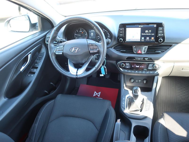 Hyundai i30 1.6CRDi 85kW STYLE NAVI ALU - fotka 16 z 31