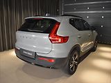 Volvo XC40 2,0 B3 Plus Dark Bezklíč - náhled 4