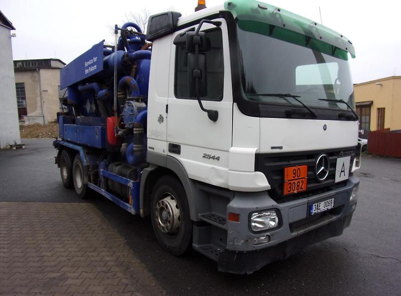 Mercedes-Benz (2005) 2544 recyklér-Fekál - fotka 2 z 8