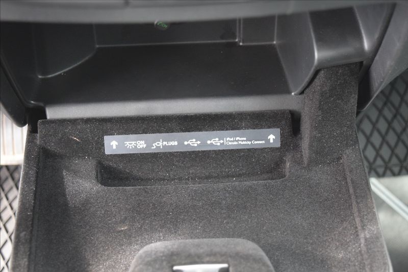 Citroën C4 Picasso 1,6 HDI ALU KLIMA BEZ ADBLUE - fotka 45 z 51