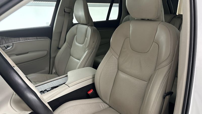 Volvo XC90 2.0 B5 AUT AWD Inscription - fotka 15 z 33