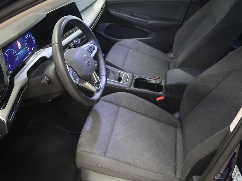 Volkswagen Golf 1,5 TSI Life 1.majitel CZ - fotka 11 z 40