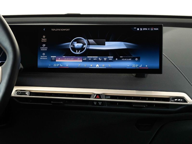 BMW iX xDrive40 - fotka 14 z 21