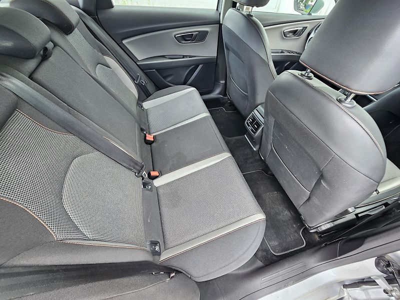 Seat Leon (2015) 1.6TDI 4X4 TAŽNÉ  - fotka 16 z 17