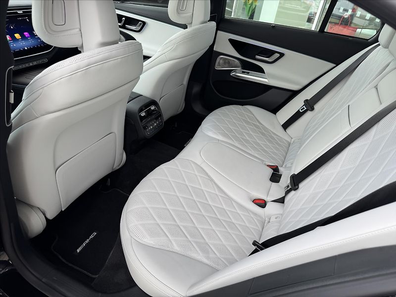 Mercedes-Benz Třídy E E 450 4M*AMG paket*TOP - fotka 32 z 43