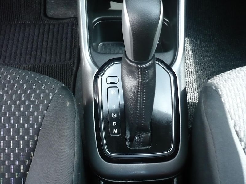 Suzuki Ignis 1.2i 61Kw Automat REZERVACE - fotka 12 z 29