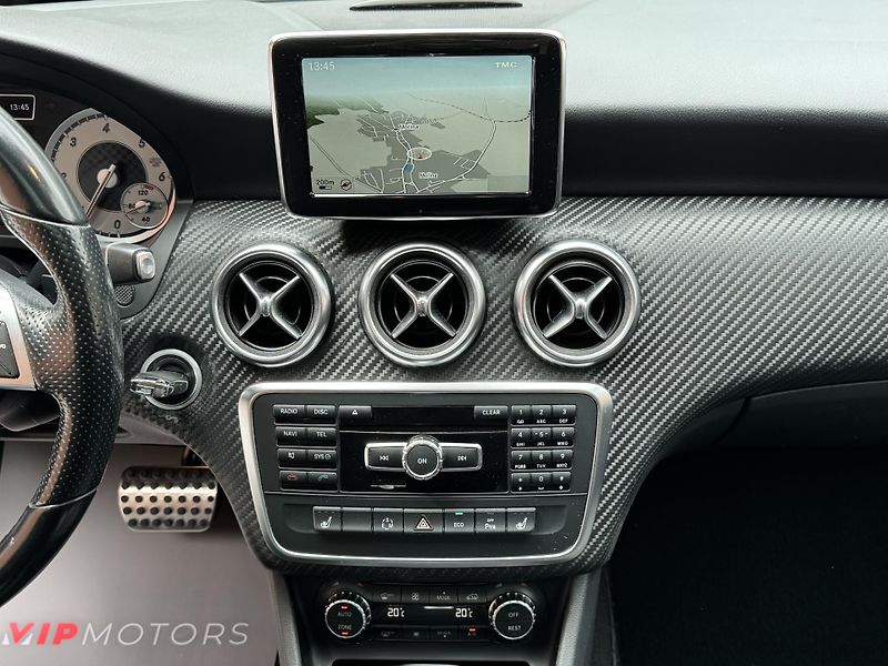 Mercedes-Benz Třídy A A220d-125KW-4M-AMG-ČR-H&K - fotka 16 z 26