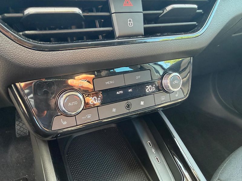 Škoda Kamiq Selection 1.0 TSI 85kw - fotka 17 z 25