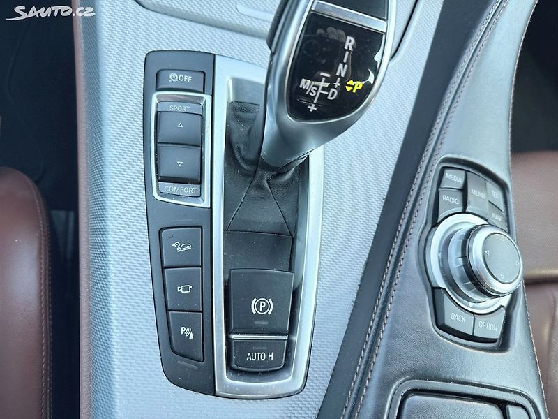 BMW Řada 6 650i xDrive CZ - fotka 15 z 39