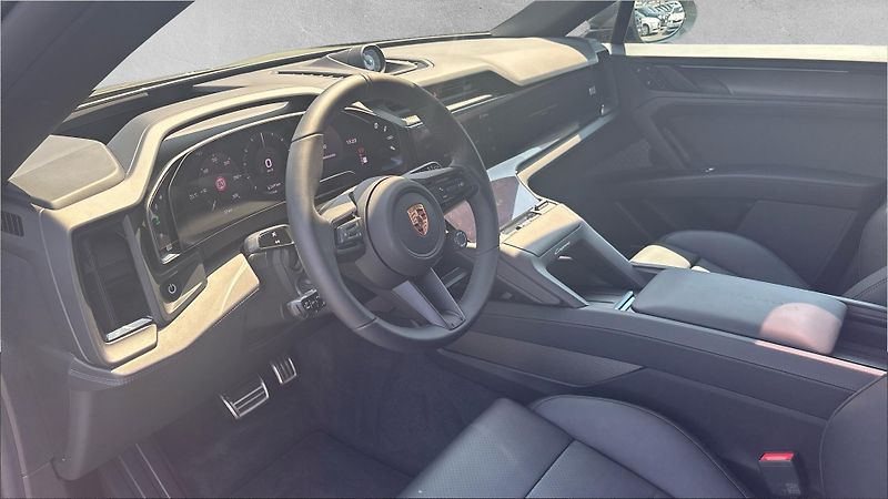Porsche Cayenne Electric - fotka 14 z 24