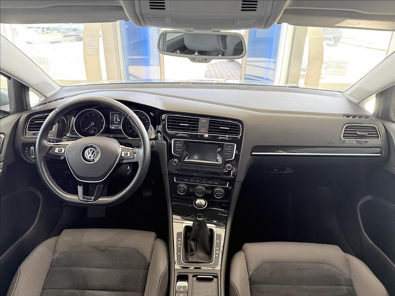 Volkswagen Golf 1,4   TSI 92kW,HIGHLINE,SERVIS - fotka 9 z 24