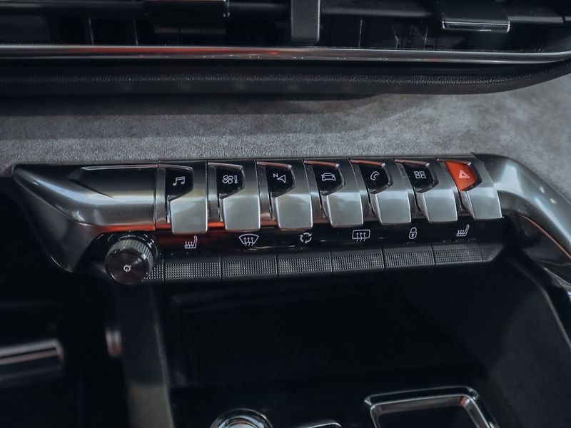 Peugeot 5008 1.6 PureTech GT-line - fotka 21 z 29
