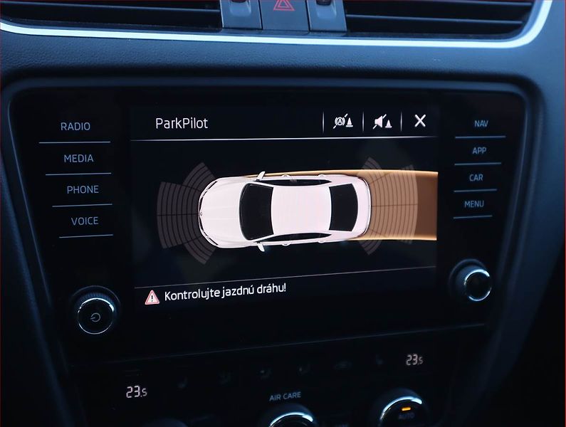 Škoda Octavia (2017) 2.0 TDI, Tempomat - fotka 18 z 18