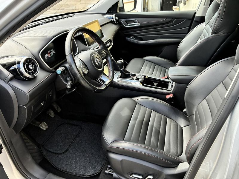 MG HS 1.5 TGI 119kW Elegance - fotka 10 z 23