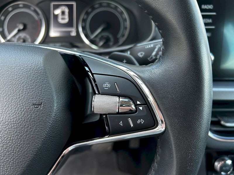 Škoda Scala (2023) 1.0 TSI 81kW DSG Style - fotka 9 z 35