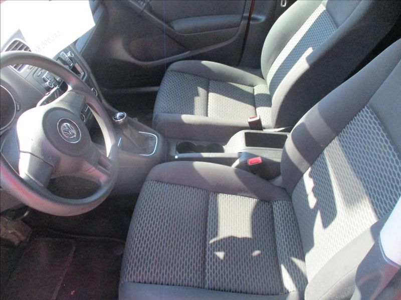 Volkswagen Golf 1,4 i 16v, aut.klima,servis, - fotka 14 z 29