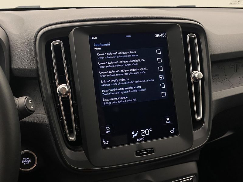 Volvo XC40 T2 KINETIC AUT REZERVACE - fotka 36 z 39