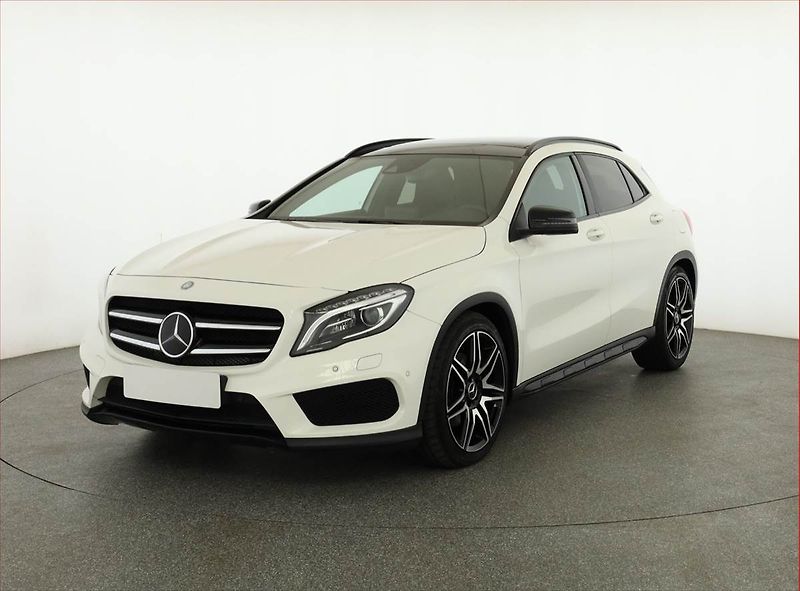 Mercedes-Benz GLA (2017) AMG line 220 d, Automat - fotka 2 z 20