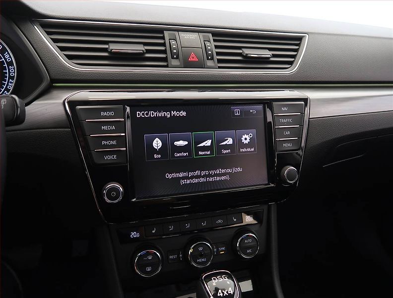 Škoda Superb (2016) 2.0 TDI 4x4, 4X4, Automat - fotka 18 z 31