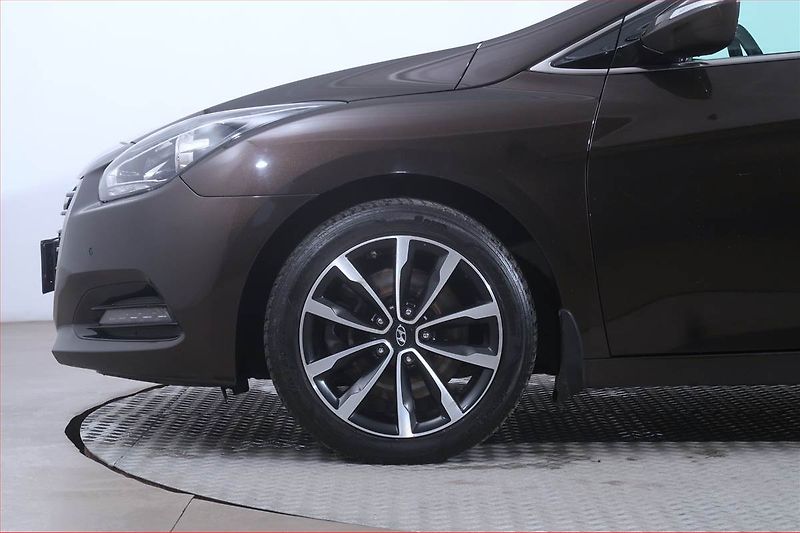 Hyundai i40 (2016) 1.7 CRDi, Serv.kniha, Navi - fotka 15 z 23