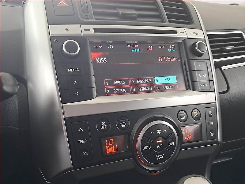 Toyota Verso (2013) 1.8 Valvematic, Automat - fotka 12 z 17