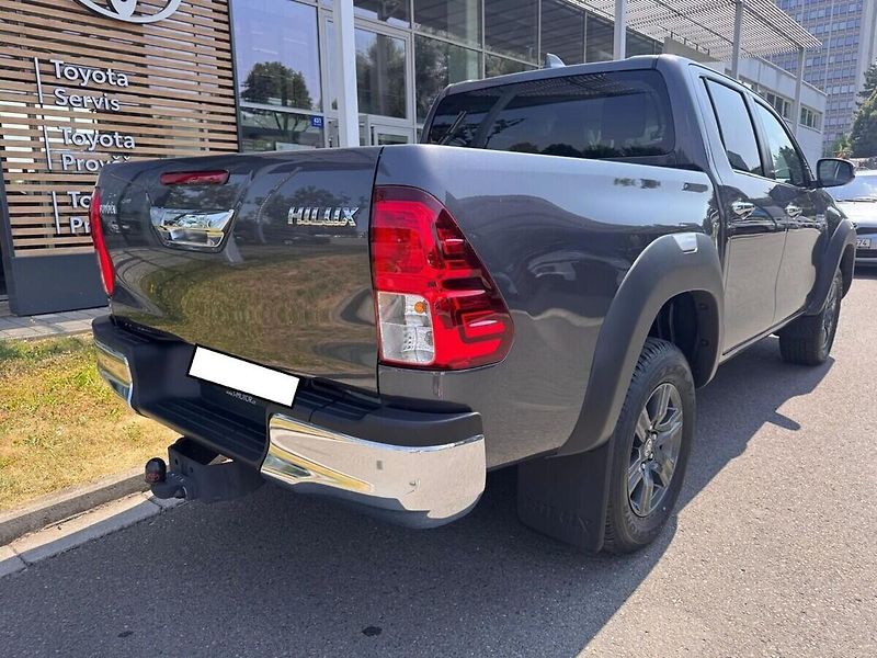 Toyota Hilux 2.4 Active 4x4 - fotka 3 z 13