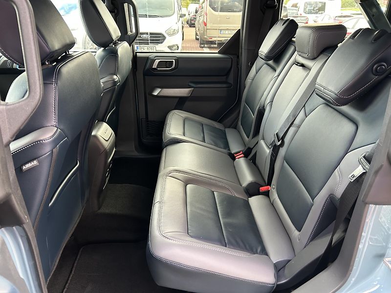 Ford Bronco 2.7 EcoBoost 246kW OUTER BANKS - fotka 10 z 36