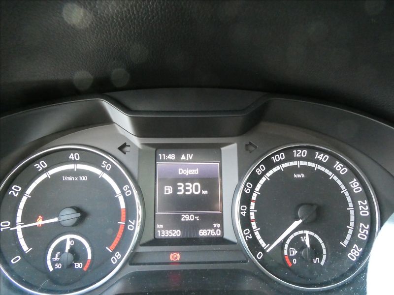 Škoda Octavia 2,0 TSi 162kW RS NAVI,EL. ŠÍBR - fotka 37 z 47
