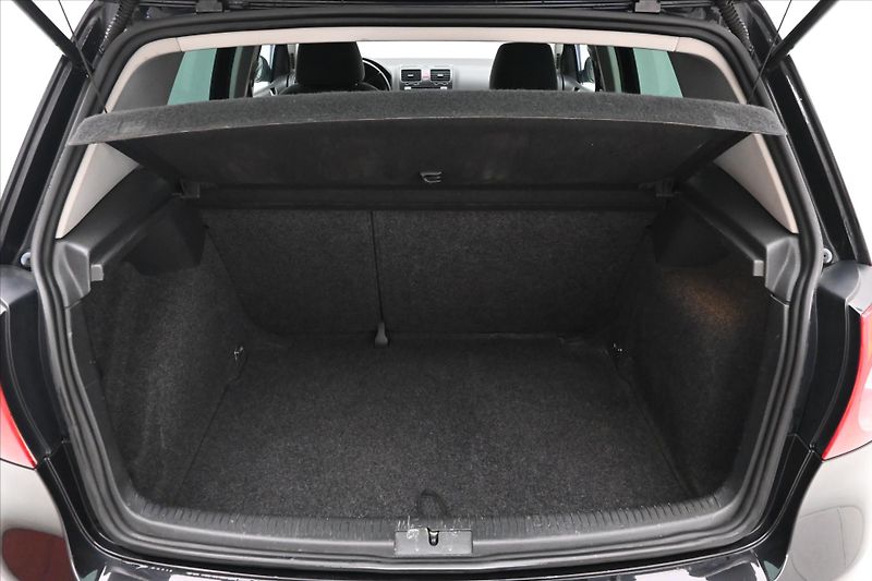 Volkswagen Golf 2,0 TDI 103 kW DSG Trend Nová - fotka 10 z 29