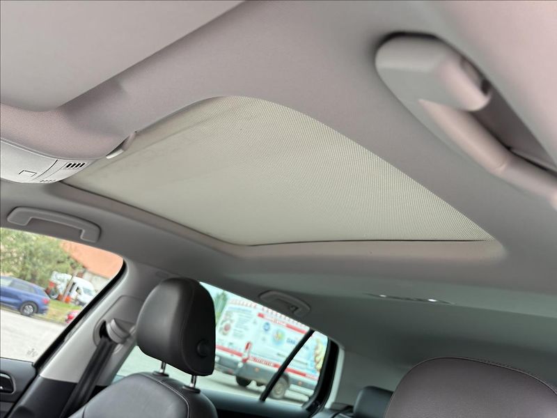 Volkswagen Golf 2,0 TDi 110kW Xen,Pano,Nez.Top - fotka 27 z 41