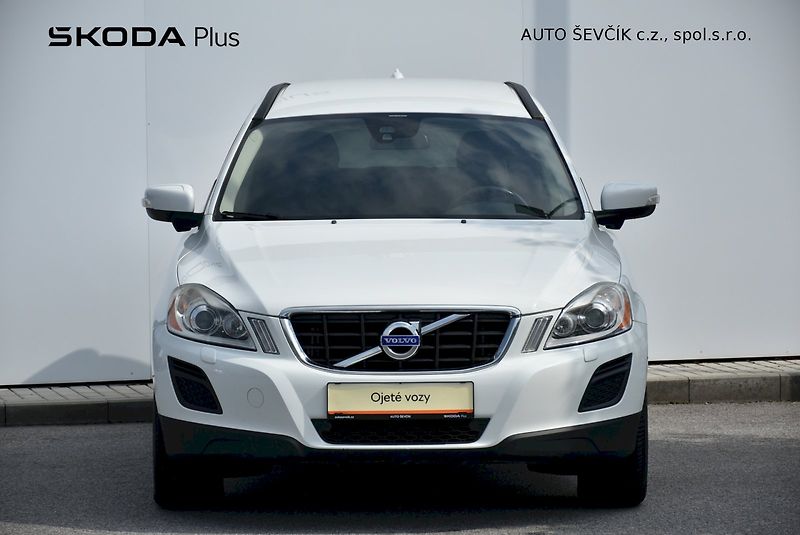 Volvo XC60 (2012) 2.4 D5 120kw 4x4 - fotka 4 z 20