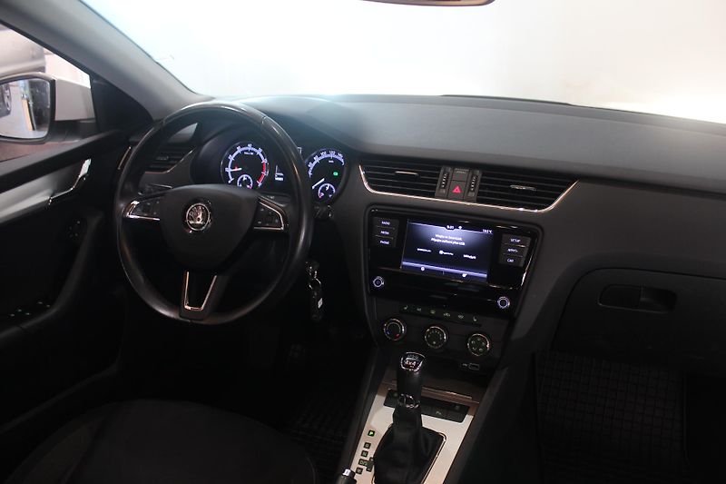 Škoda Octavia (2019) 2.0TSI DSG 4x4 140kW  - fotka 24 z 29