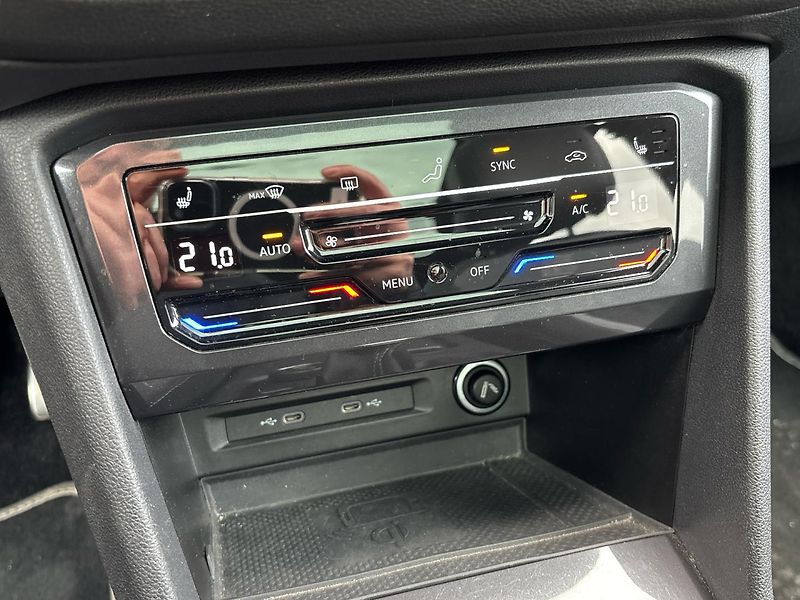 Volkswagen Tiguan R-LINE - fotka 20 z 29