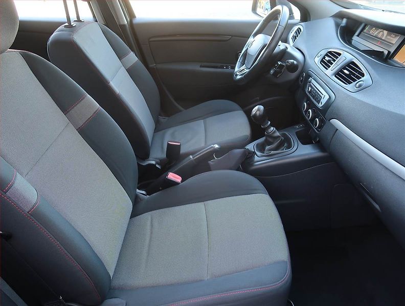 Renault Grand Scénic (2014) 1.5 dCi, po STK, jezdí výborně - fotka 9 z 20