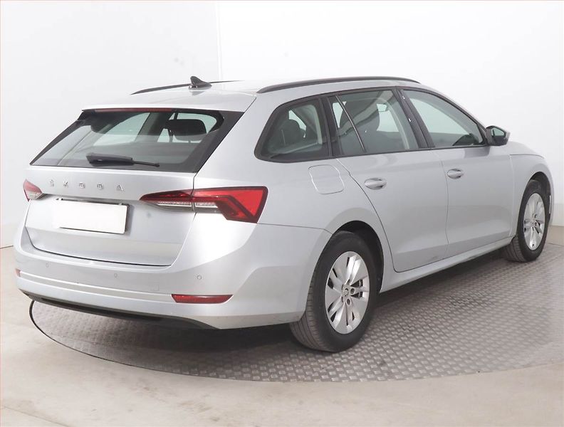 Škoda Octavia (2023) Ambition 2.0 TDI, ČR,1.maj - fotka 5 z 15