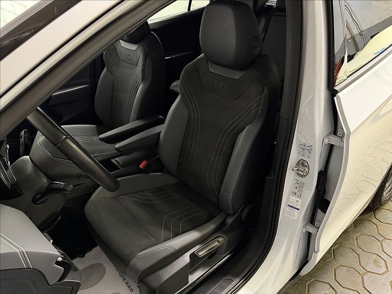 Volkswagen ID.5 150kW PRO PERF. PANO TČ MATRIX - fotka 35 z 46