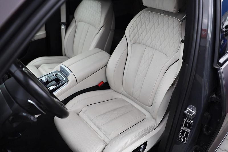 BMW X7 xDrive40i - fotka 7 z 15