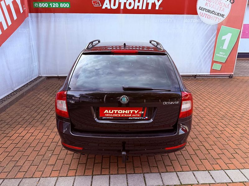 Škoda Octavia 1.4 TSi Elegance, Serviska - fotka 7 z 25