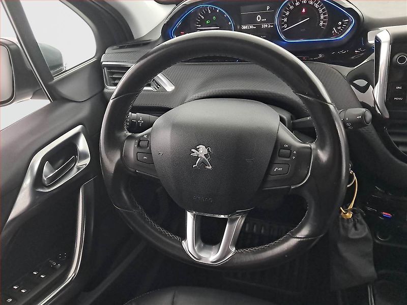 Peugeot 2008 (2016) Allure 1.2 PureTech, Automat - fotka 18 z 18