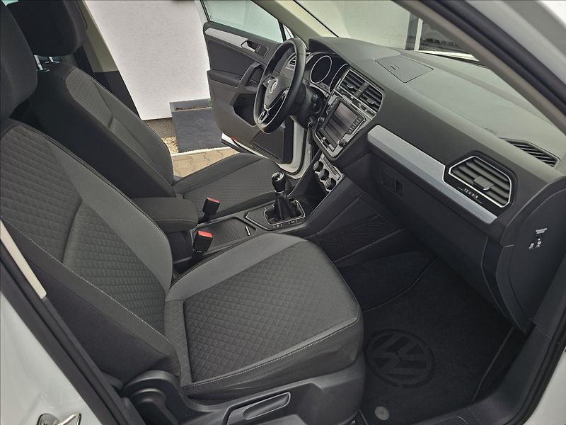 Volkswagen Tiguan 1,4 TSi 110KW COMFORTLINE - fotka 35 z 49