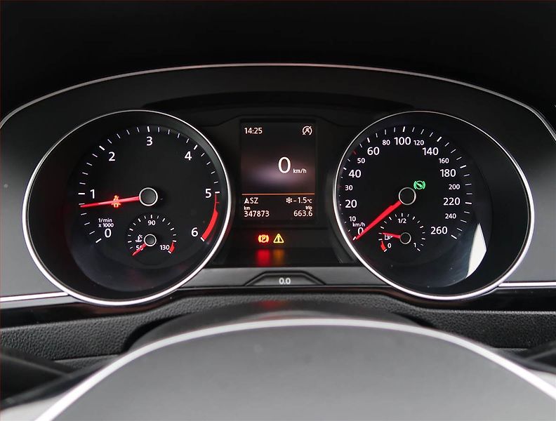 Volkswagen Passat (2016) 2.0 TDI, Automat, Navi - fotka 11 z 23