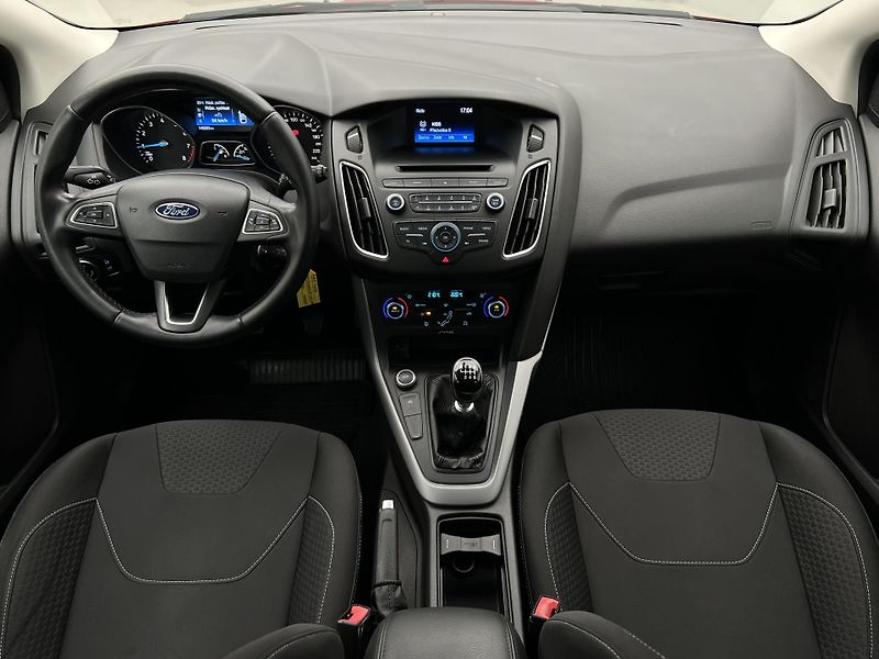 Ford Focus 1.5 ECOBOOST MAN 1. maj. - fotka 2 z 36