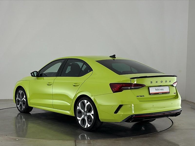 Škoda Octavia RS DSG - fotka 15 z 29