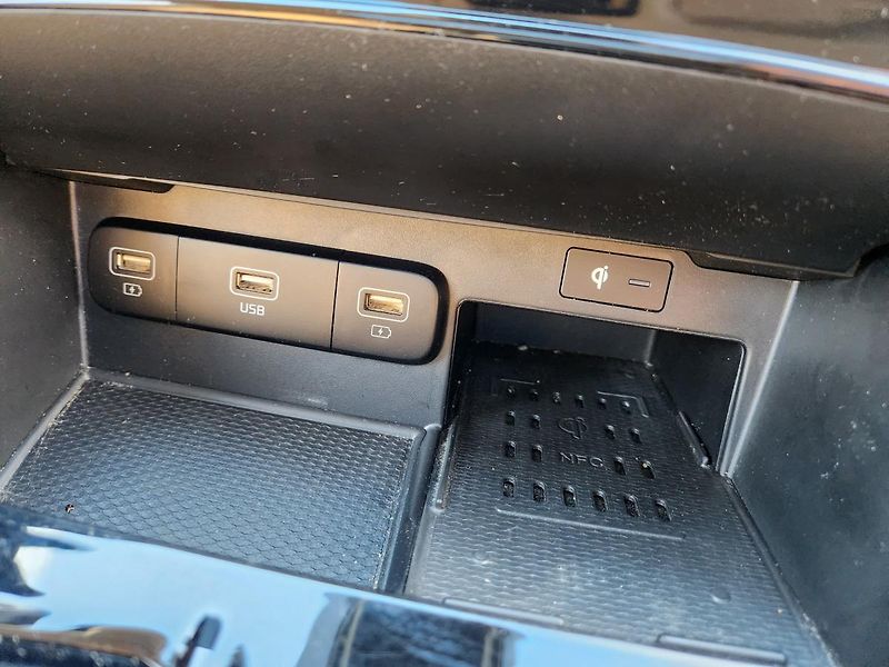 Kia Carnival 9 míst-TOP výbava - SKLADEM - fotka 14 z 27